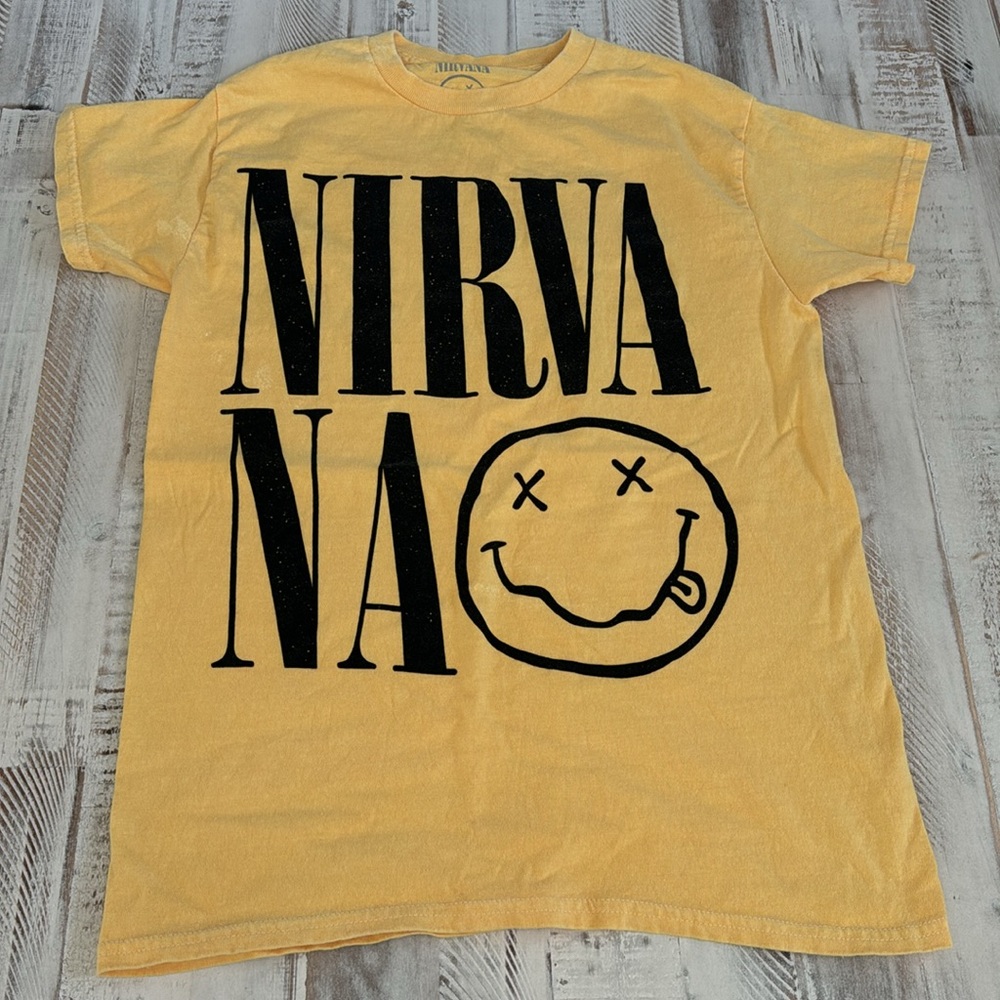 Nirvana 90’s Vintage Style Band T-shirt - Picture 2 of 8